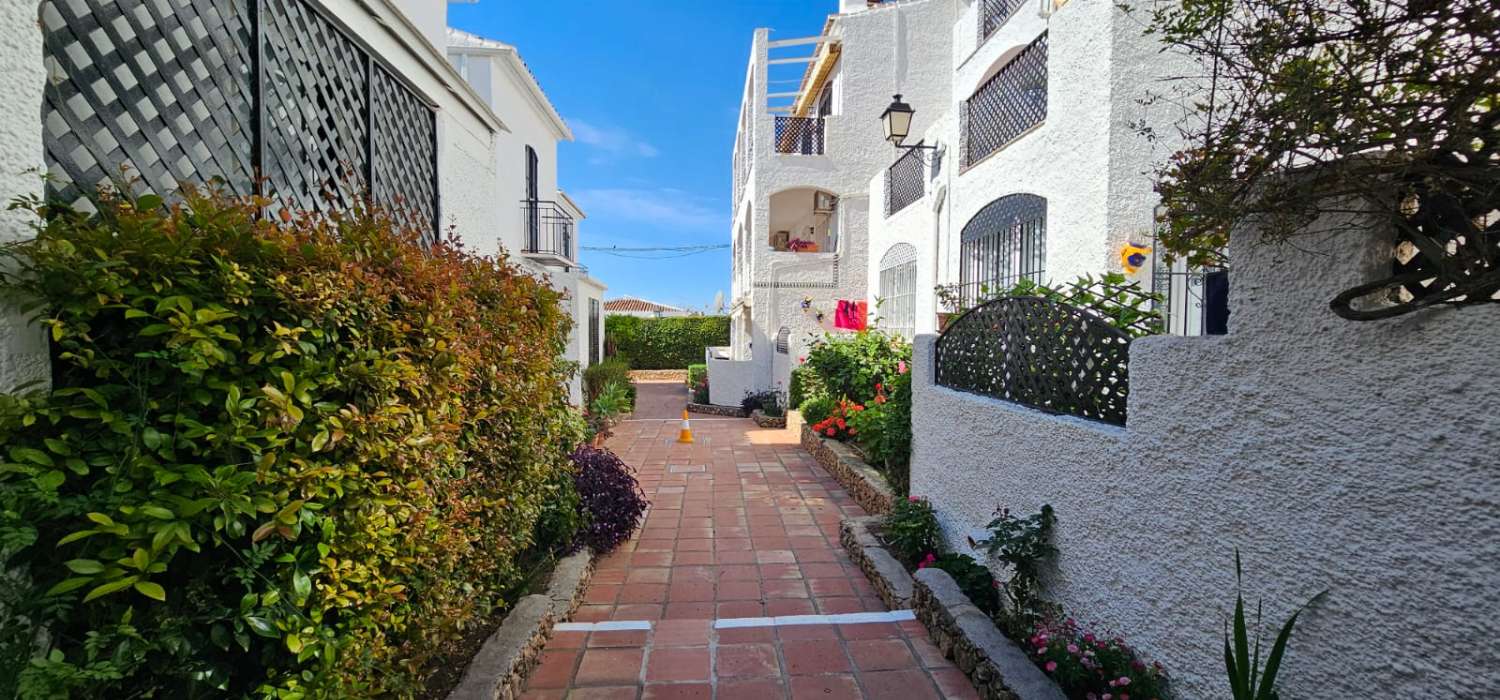 Semi-detached house in gated community in Nerja