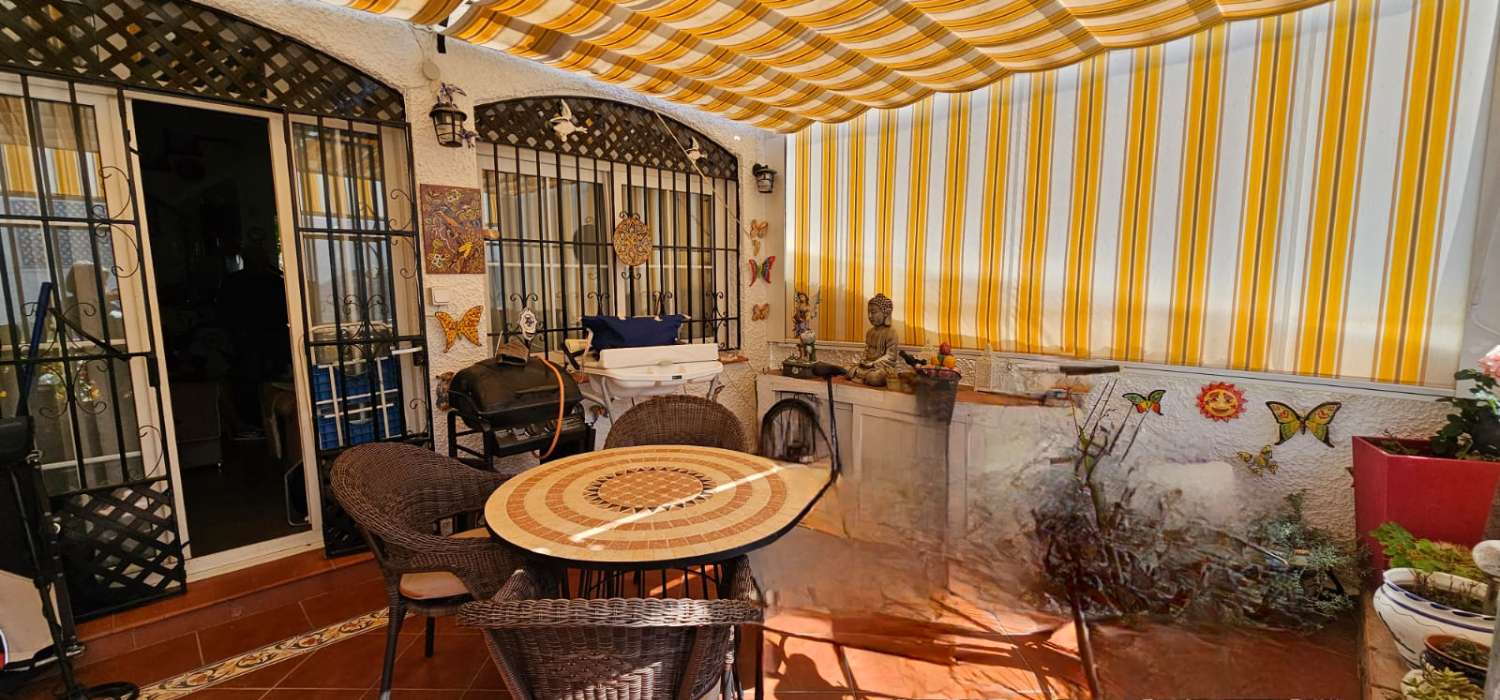 Casa bifamiliare in comunità recintata a Nerja