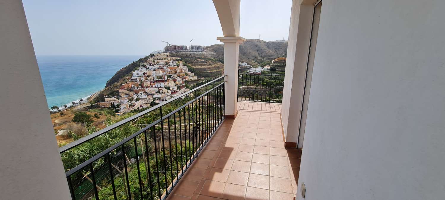 Villa con vista incredibile con casale e terreno