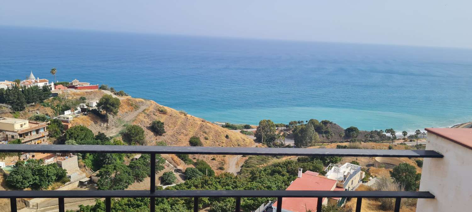 Villa con vista incredibile con casale e terreno