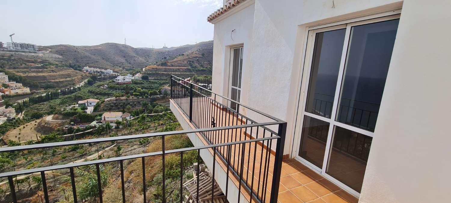 Villa mit unglaublicher Aussicht mit Bauernhaus und Grundstück