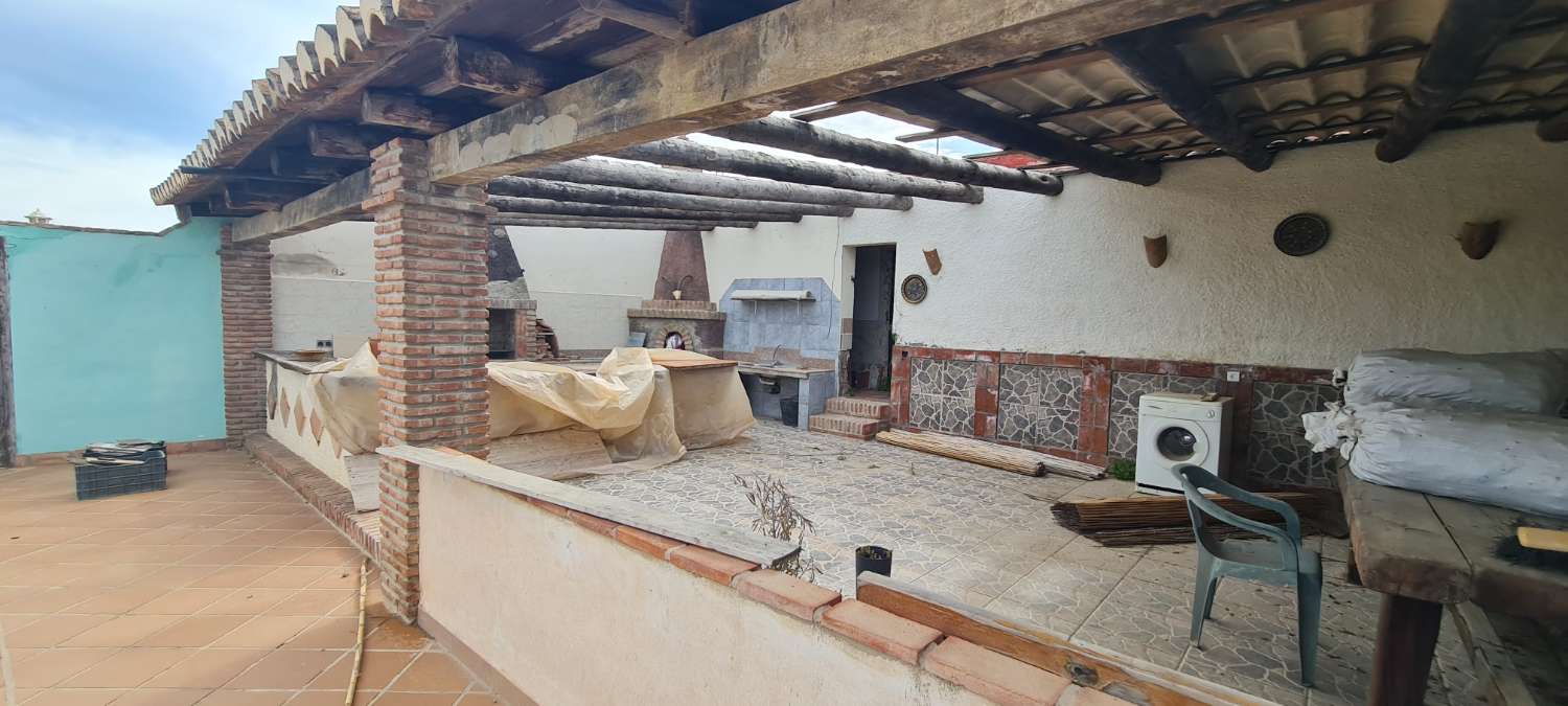 Unique opportunity: Traditional farmhouse with land and pool in Nerja